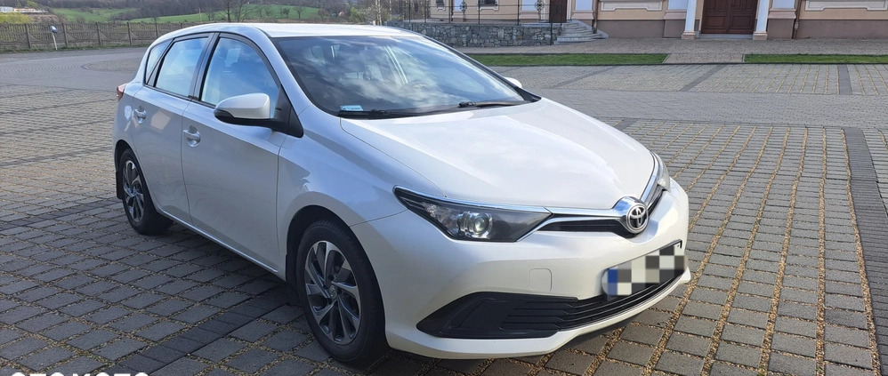 Toyota Auris cena 41500 przebieg: 199990, rok produkcji 2016 z Cieszyn małe 37